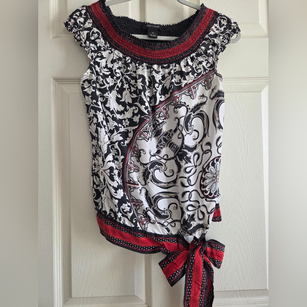 White House Black Market Floral W/ Bow Sleeveless Top 100% Silk. Size S